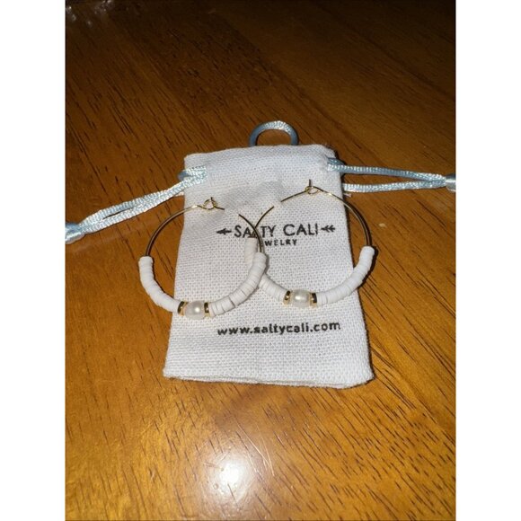 Salty Cali Shell 18K Gold-Plated Pearl Hoop Wire Earrings NWT - Picture 3 of 7